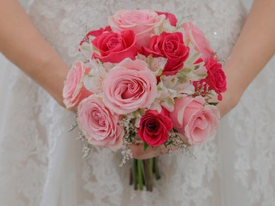 12 rose wedding flowers