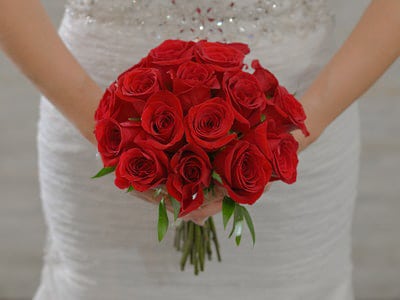 18 rose wedding flowers